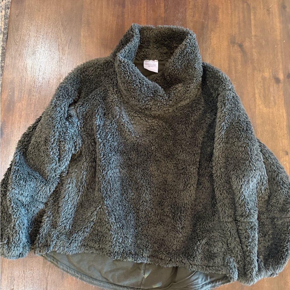 Lululemon Athletica‎ Warm Restore Sherpa Pullover Army Green Grey Cowl Sweater - Picture 2 of 5